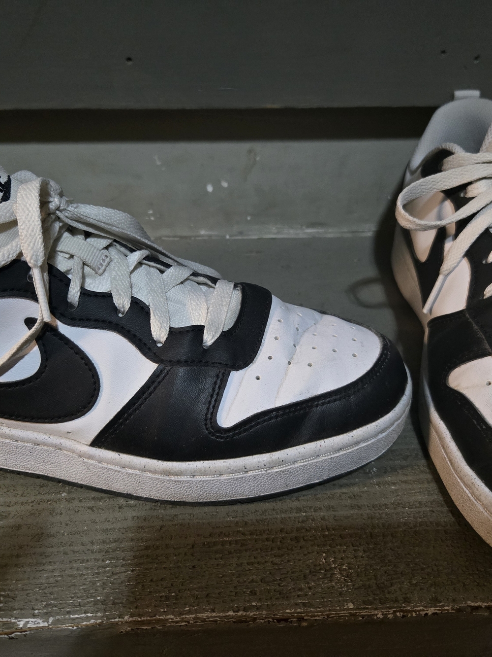 Nike Men's Black and White Low-Top Sneakers